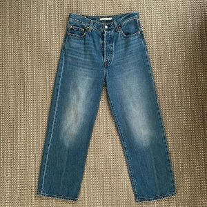 Levi’s Woman’s Ribcage Straight Denim
